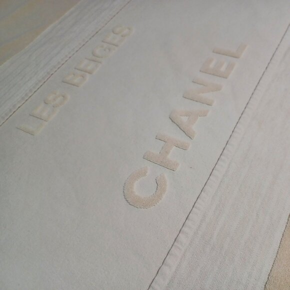 CHANEL Parfums Beach Towel - NEW - Ultra Large (37'' x 66'') - Picture 2 of 8